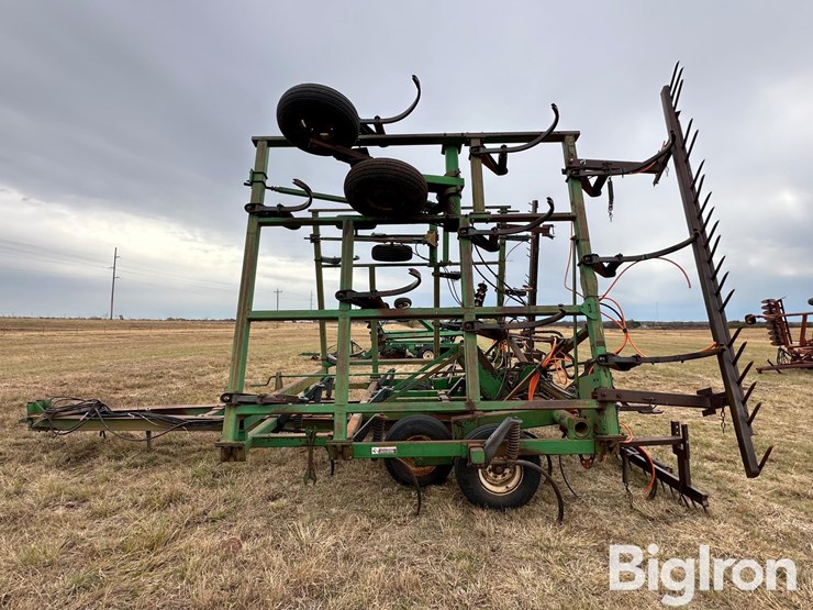 john-deere-680-image-8