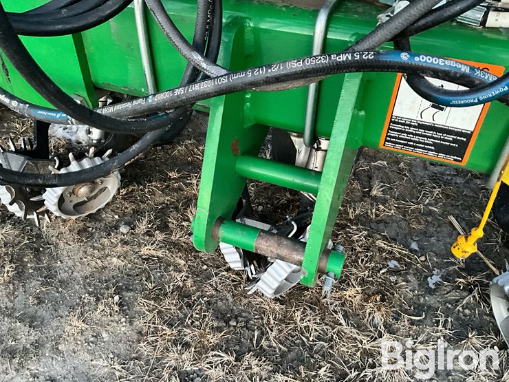 john-deere-1720-image-10