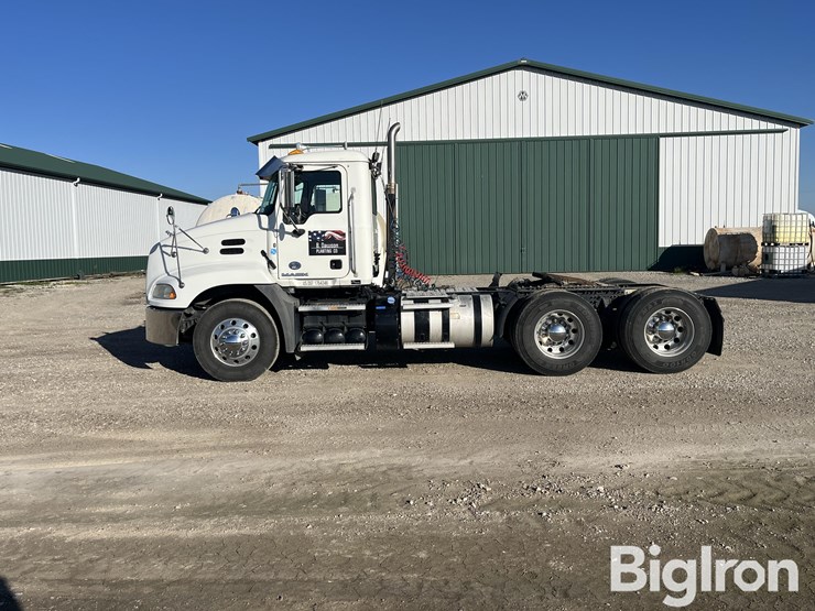 2017-mack-pinnacle-cxu613-image-8