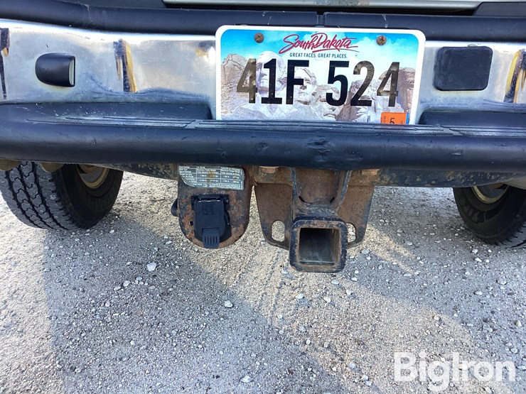 2004-gmc-k2500-image-19