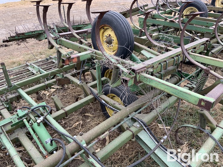 john-deere-25-image-13