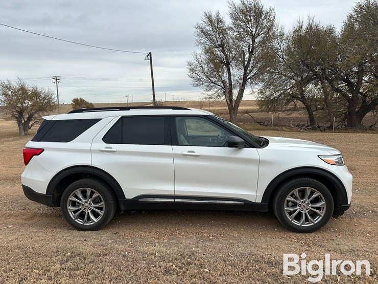 ford-explorer-xlt-image-4