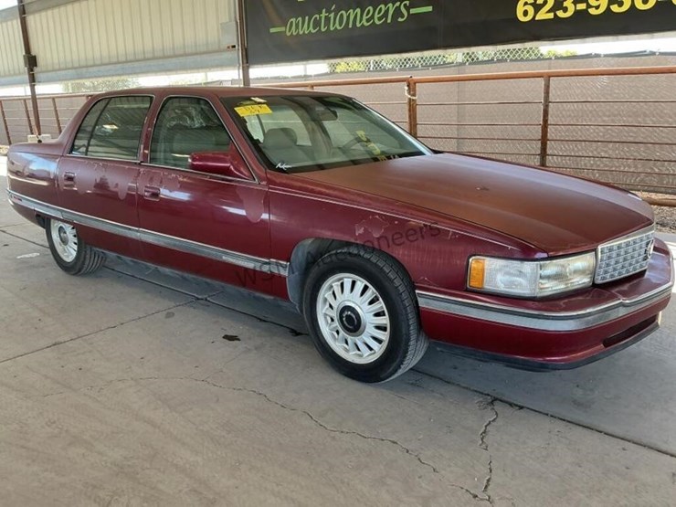1994-cadillac-deville-concours-sdn-image-2