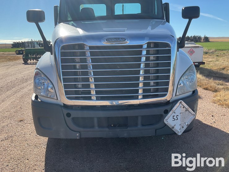 freightliner-cascadia-125-image-9