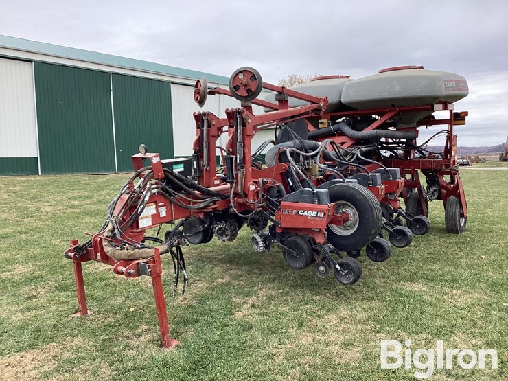 2010-case-ih-1250-image-1