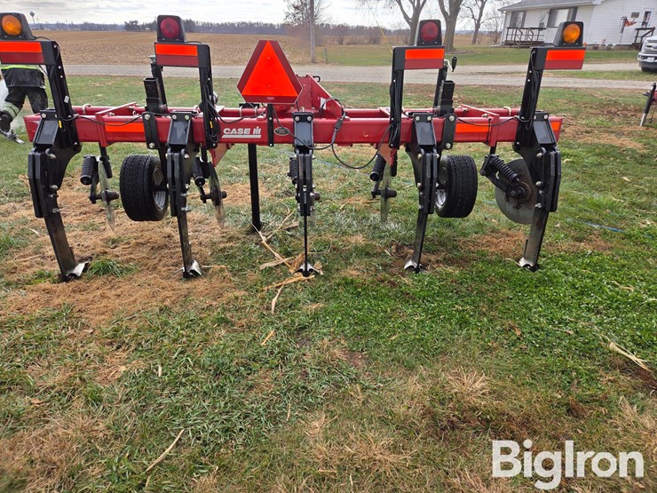 case-ih-2500-image-6