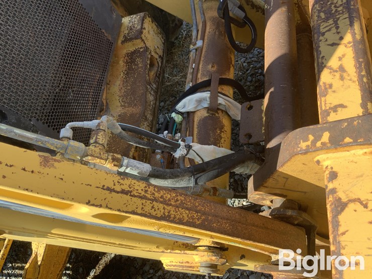 2006-case-580m-image-12