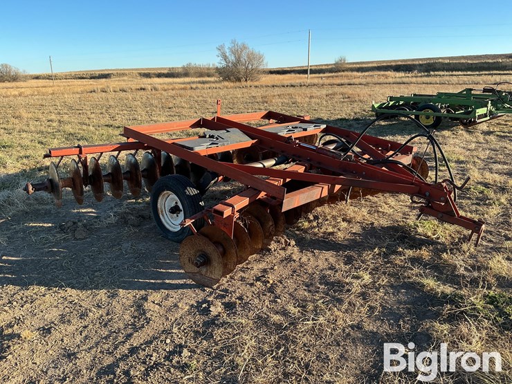 international-370-image-3