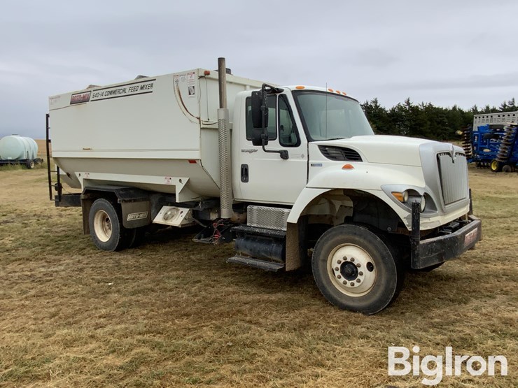 international-7400-image-3