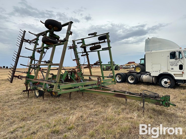 john-deere-680-image-3