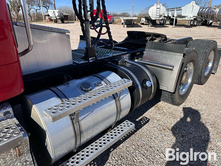 2019-kenworth-t680-image-13