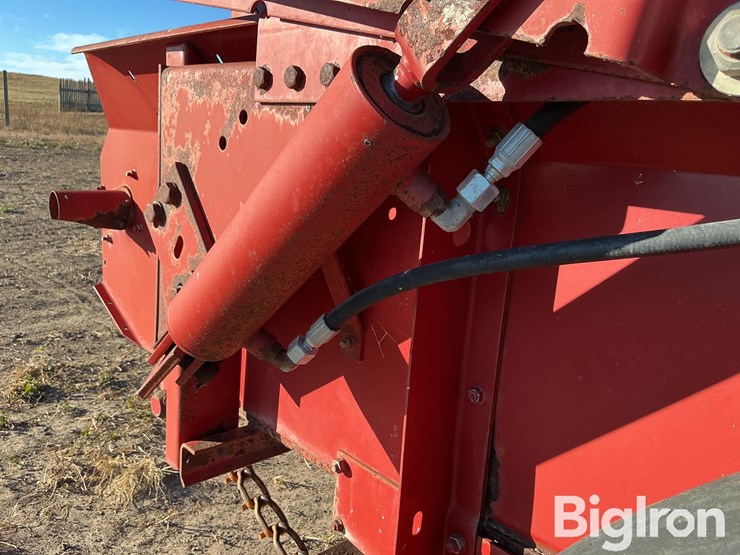 new-holland-155-image-17