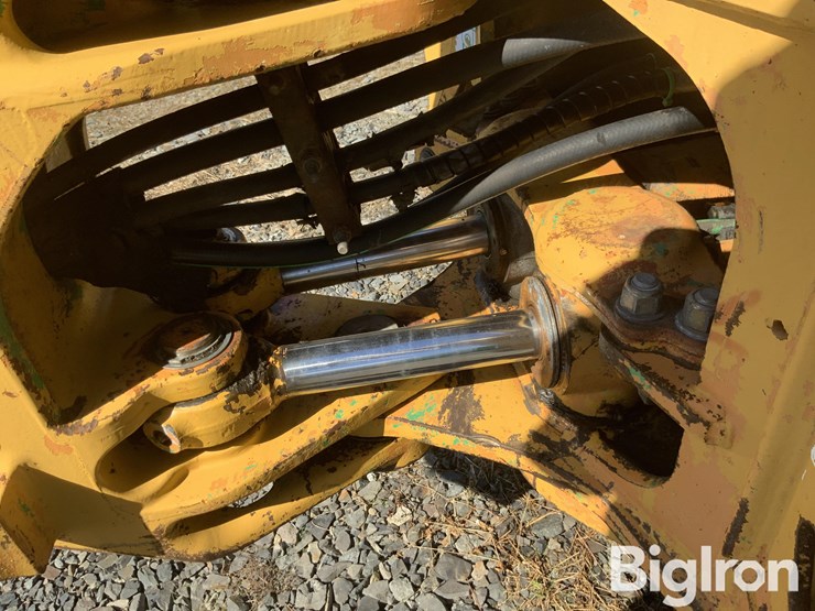 2006-case-580m-image-17