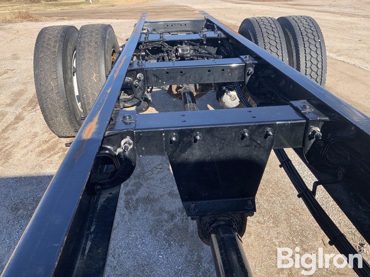 peterbilt-337-image-18