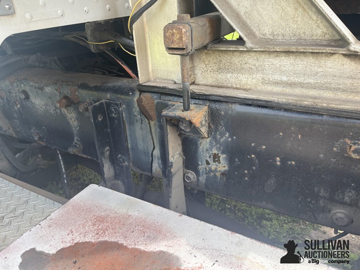 1998-peterbilt-378-image-17