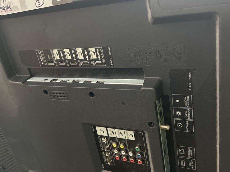 misc-televisions-and-computer-monitors-with-mounts-image-11