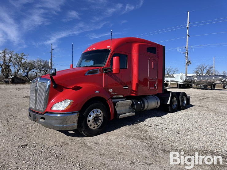 2020-kenworth-t680-image-1
