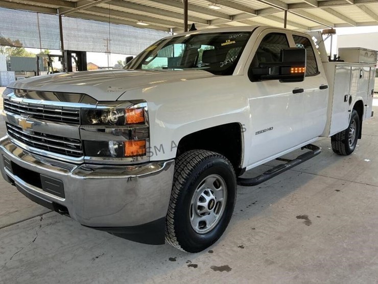 2015-chevrolet-silverado-2500hd-image-4