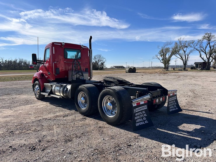 2019-kenworth-t680-image-7