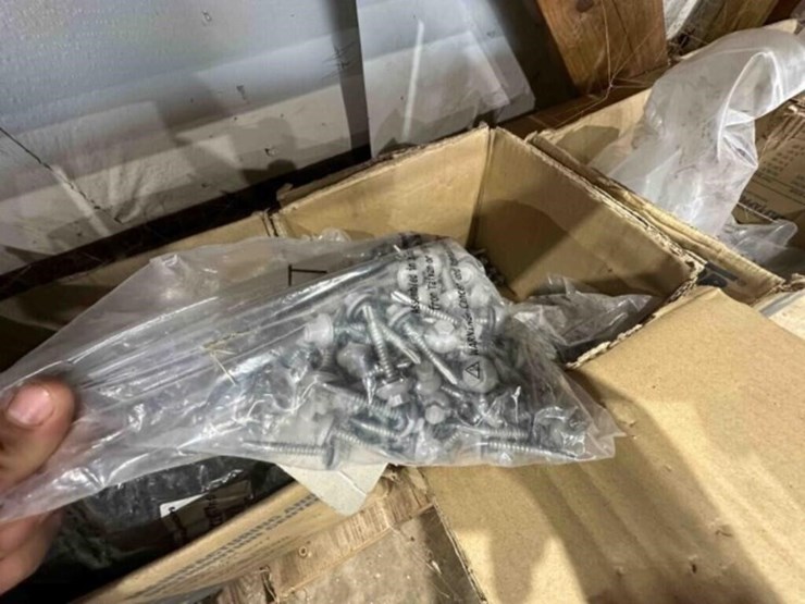 contents-of-shelf--assorted-screws-&-fasteners-image-6