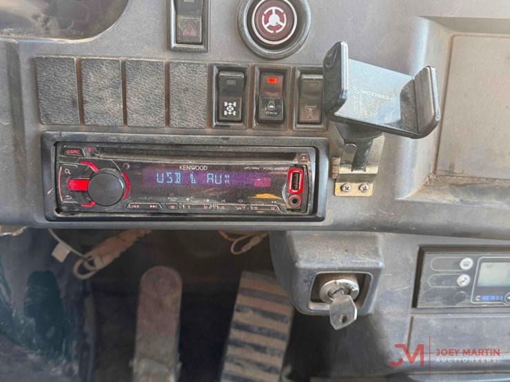 komatsu-hm300-2-image-19