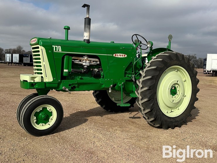 oliver-770-image-1