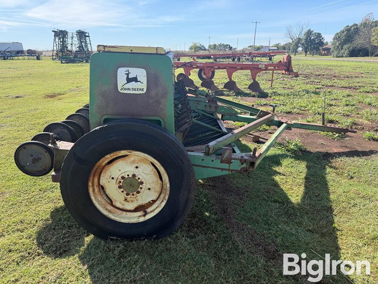 john-deere-8200-image-4