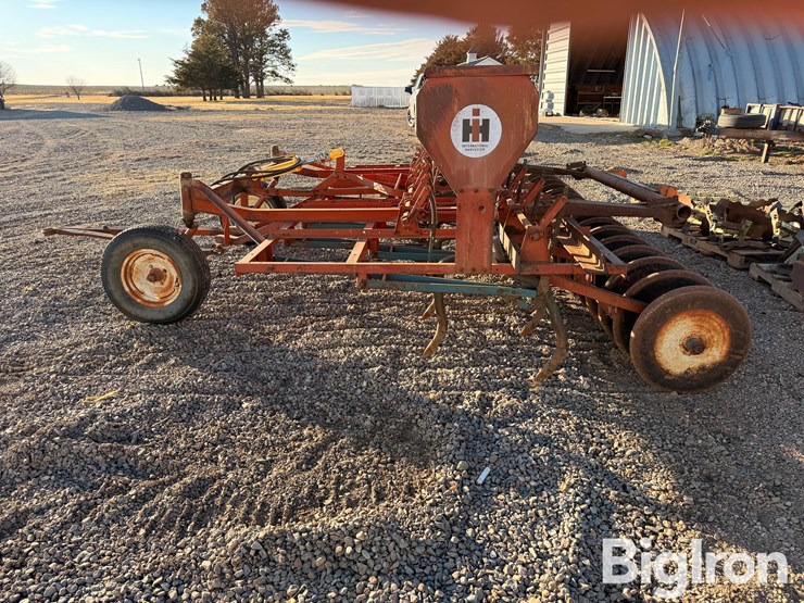 international-10-image-8