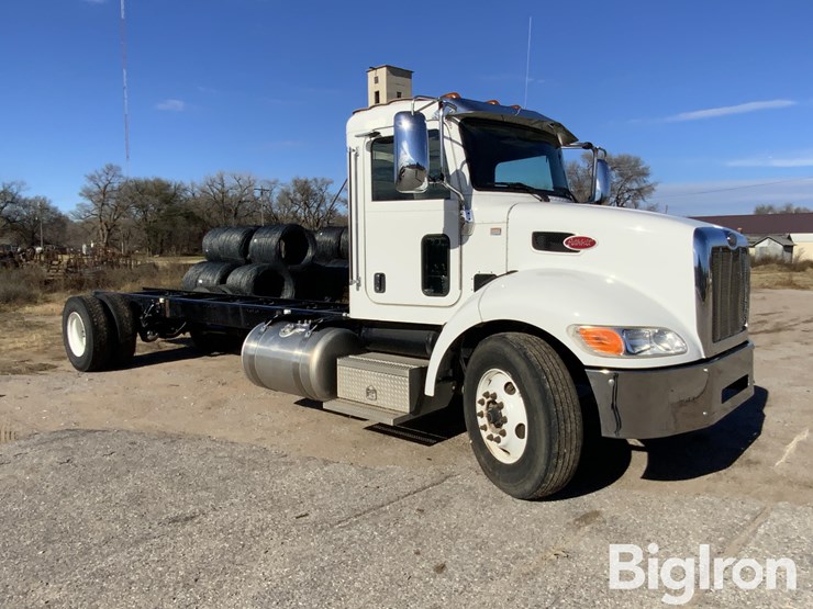 peterbilt-337-image-3