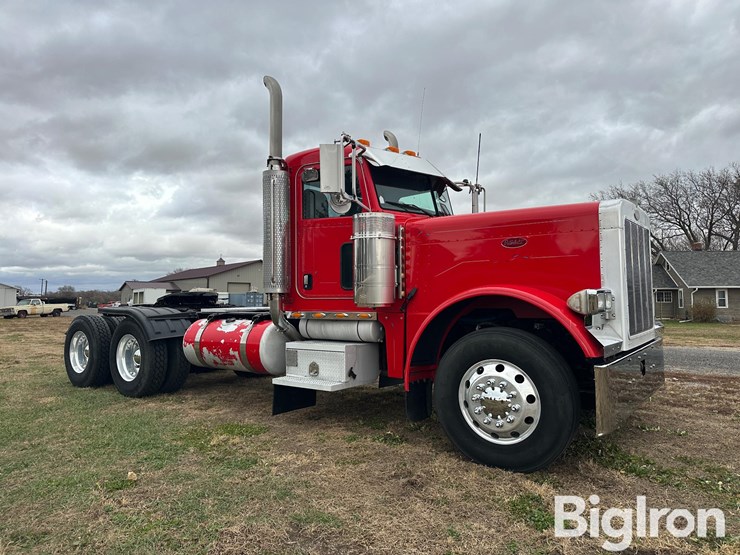 2007-peterbilt-379-image-3