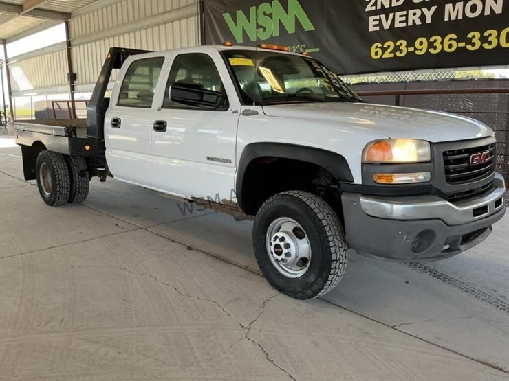 2005-gmc-sierra-3500-image-2