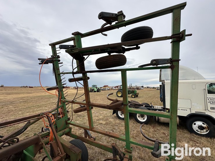 john-deere-680-image-15