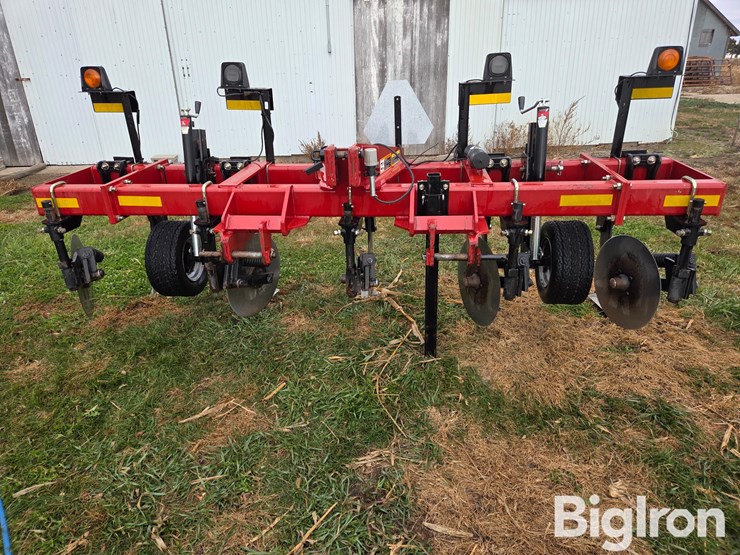 case-ih-2500-image-2