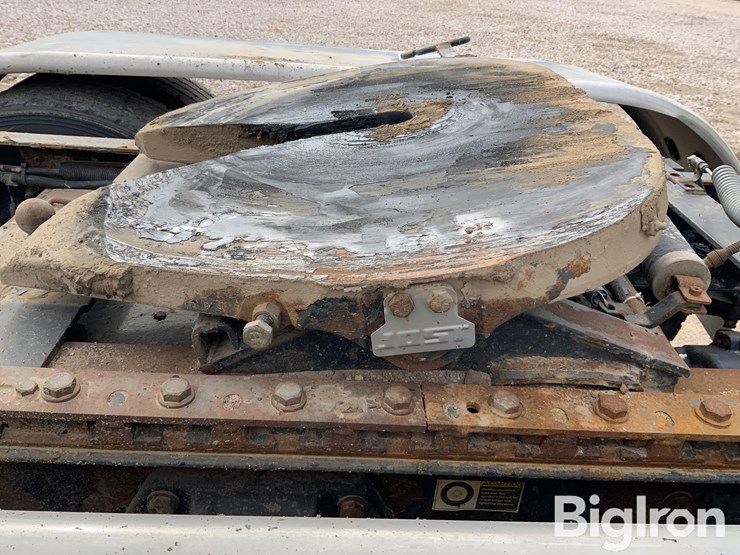 2009-peterbilt-386-image-9