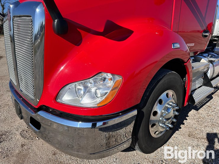 2019-kenworth-t680-image-10