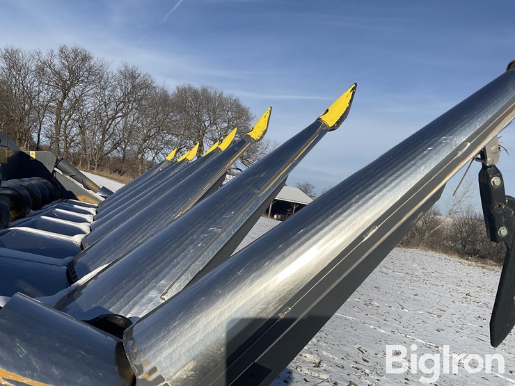 2019-new-holland-8-image-15