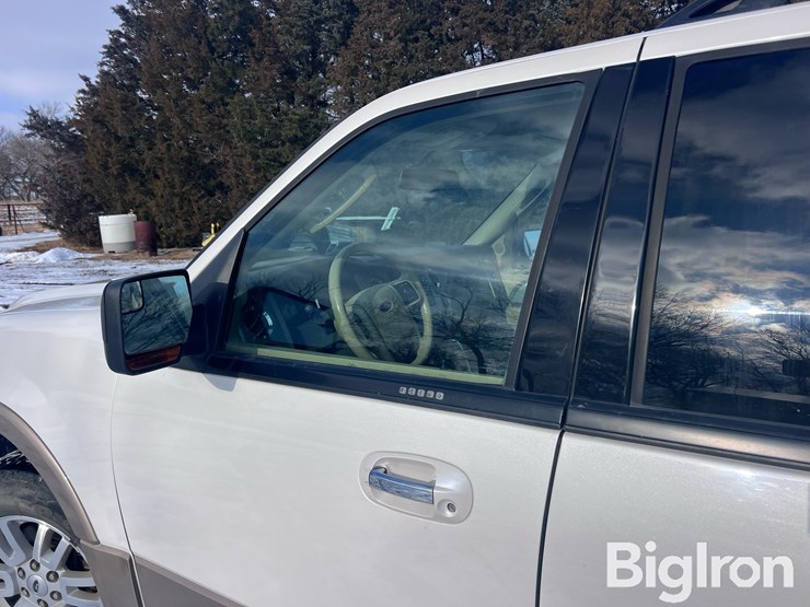 ford-expedition-xlt-image-13