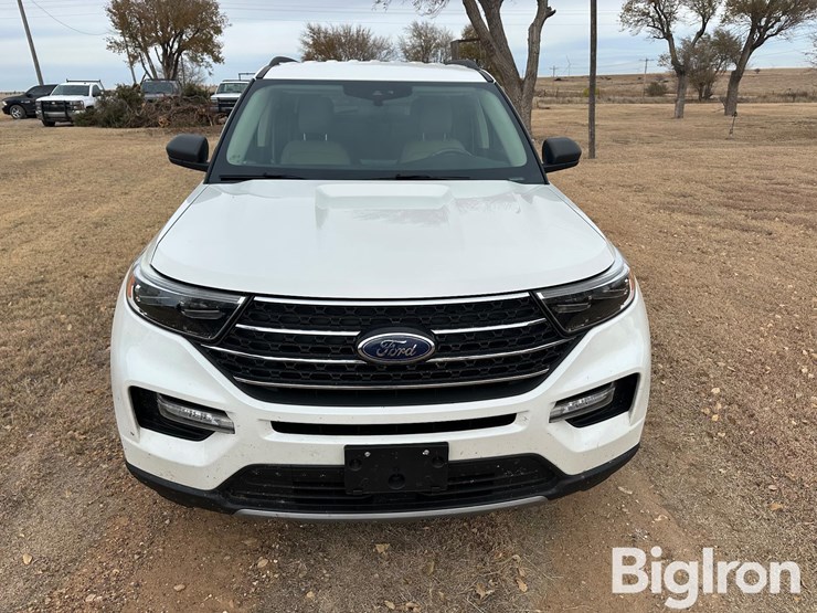 ford-explorer-xlt-image-2