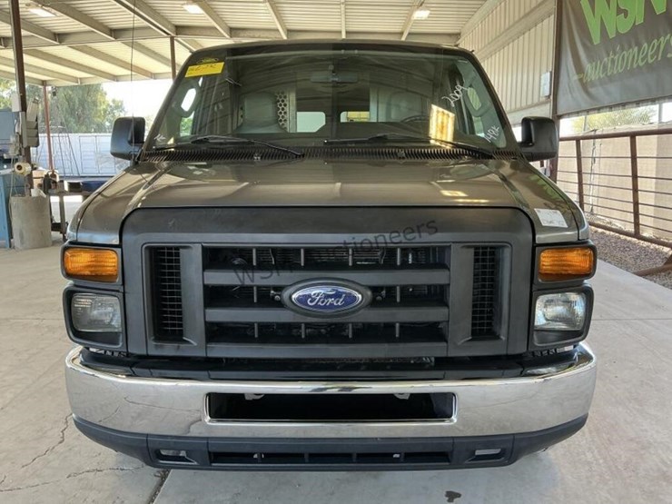 2009-ford-e150-image-3