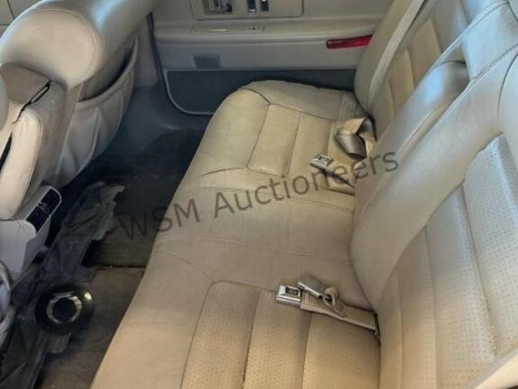 1994-cadillac-deville-concours-sdn-image-20