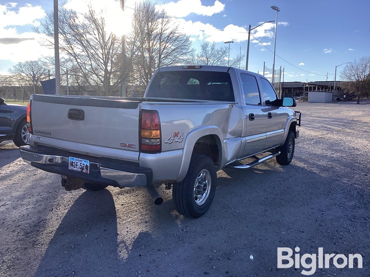 2004-gmc-k2500-image-5