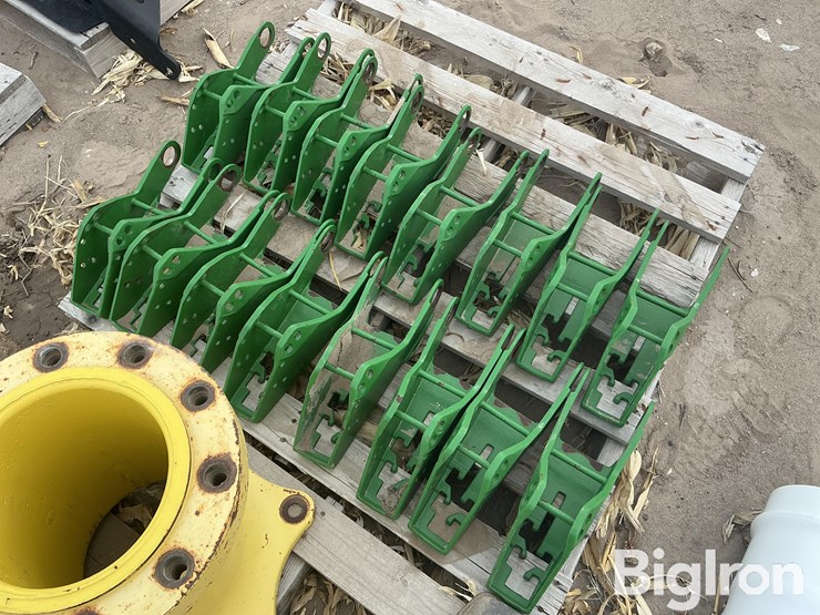 john-deere-16-image-5