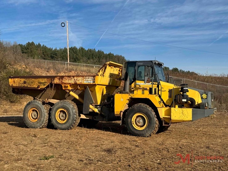 komatsu-hm300-2-image-2