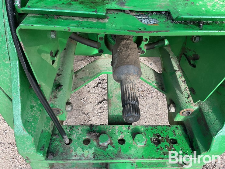 john-deere-8260r-image-11