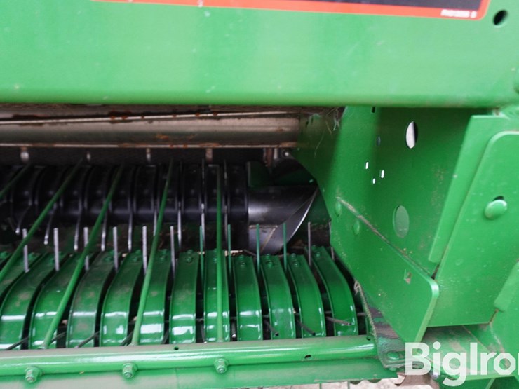 2024-john-deere-561m-image-18