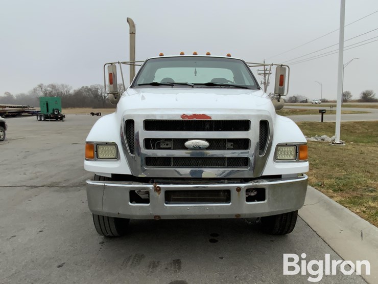 ford-f750-xl-image-2