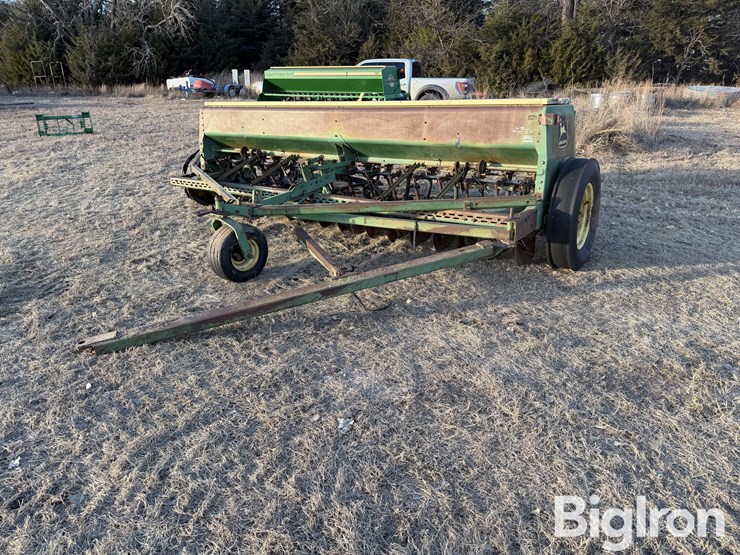 john-deere-8300-image-1