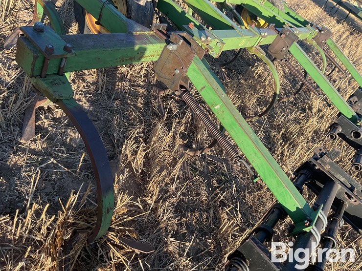 john-deere-100-image-15