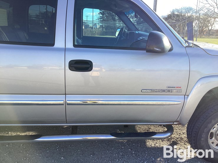 2004-gmc-k2500-image-16