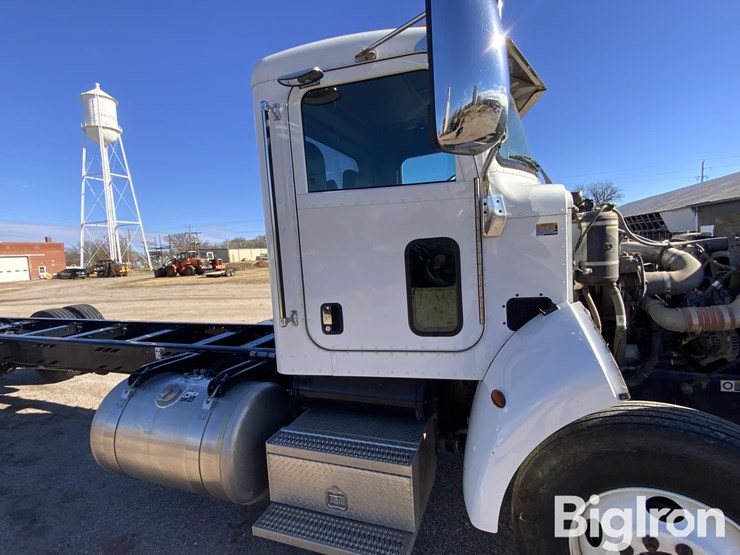 peterbilt-337-image-15